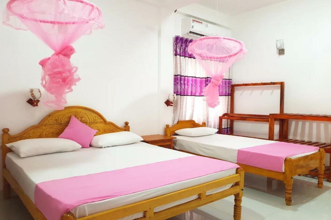 Snp Star Guest House Trincomalee Exterior photo