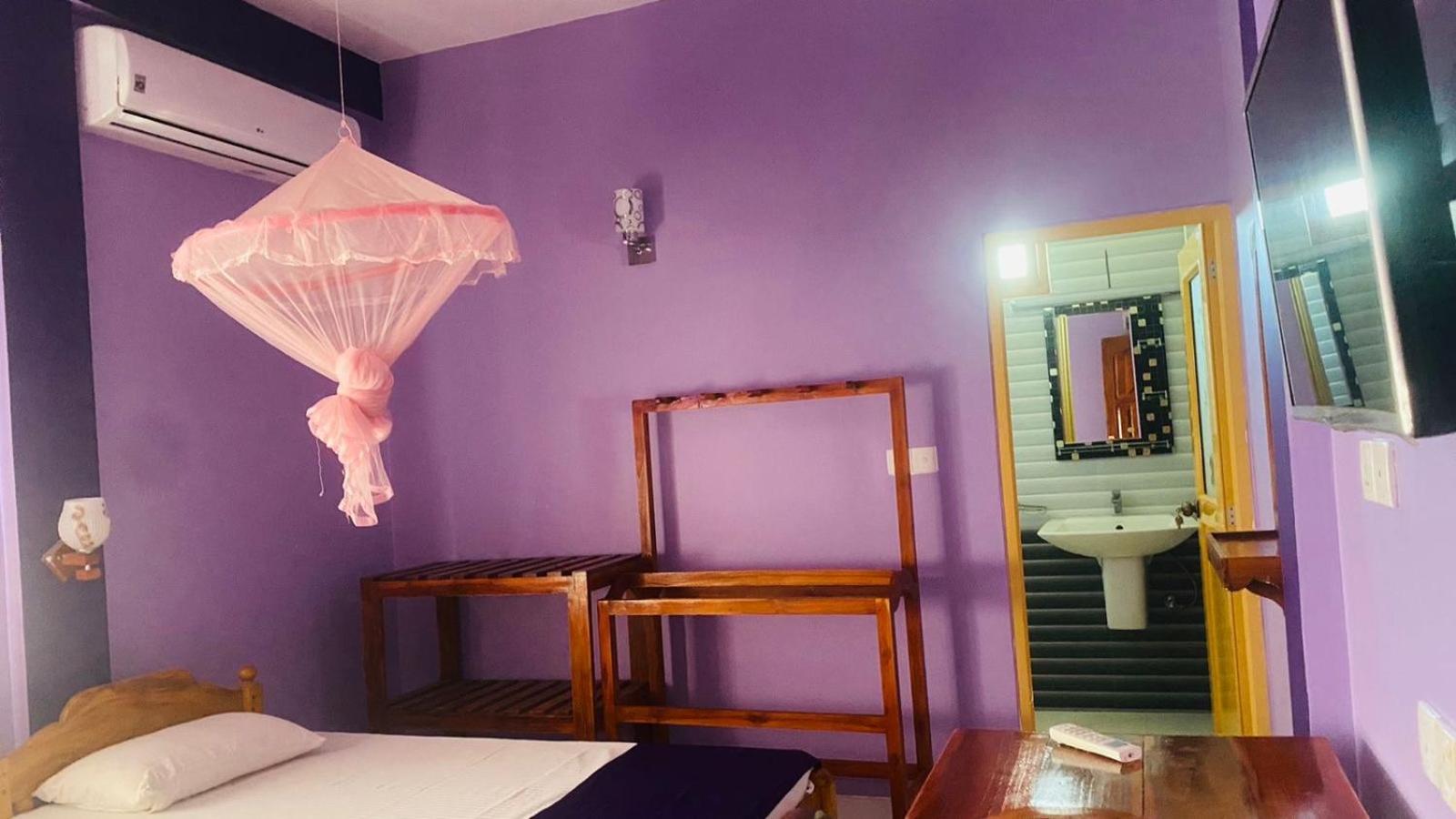 Snp Star Guest House Trincomalee Exterior photo