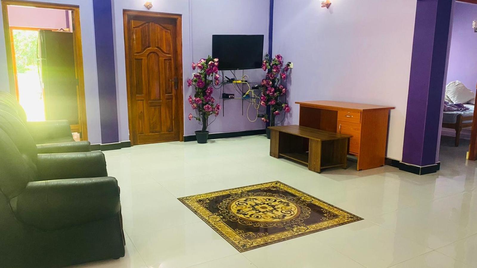 Snp Star Guest House Trincomalee Exterior photo