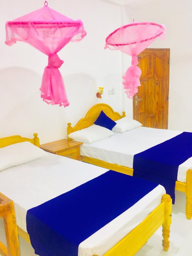 Snp Star Guest House Trincomalee Exterior photo